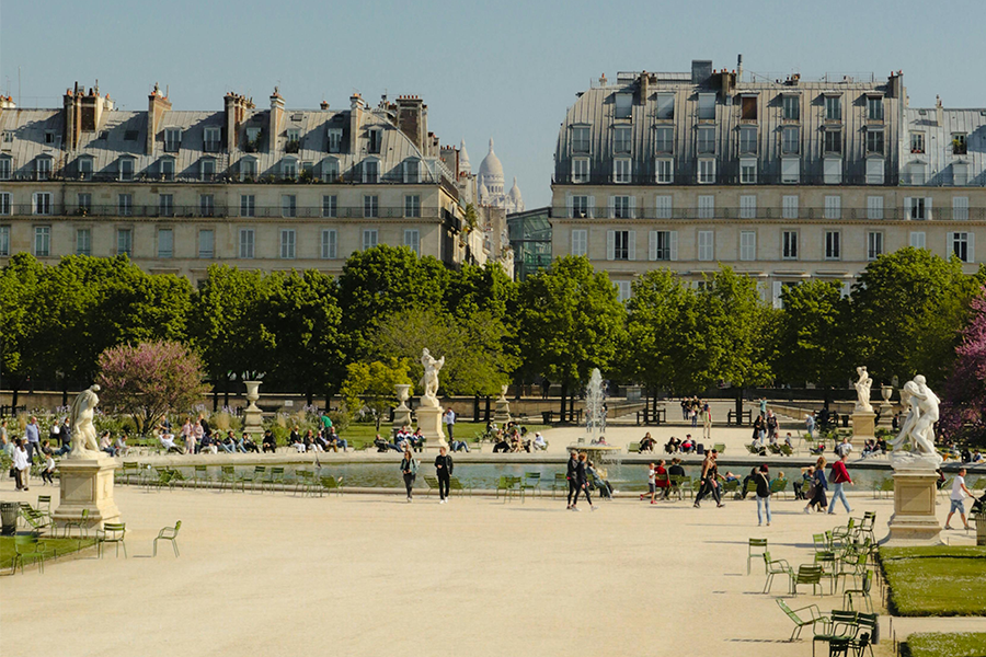 Jardins des Tuileries Paris flamme olympique